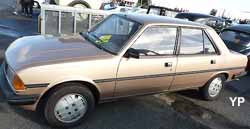 Peugeot 305
