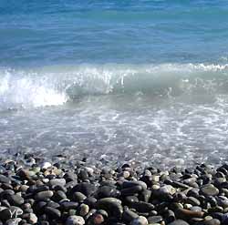 vague et galets