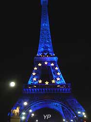 la tour Eiffel aux couleurs de l'Europe 
