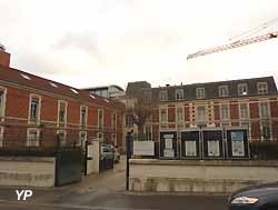H&ocirc;pital Saint Jacques (doc. Yalta Production)