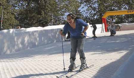 Ski sur piste synthétique au domaine de Kerlann, en Bretagne