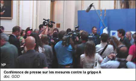 Conférence de presse sur les mesures contre la grippe A