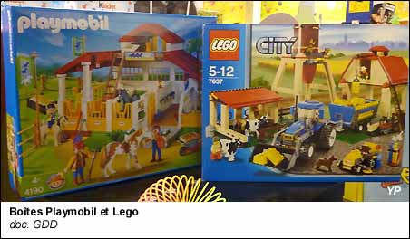 Boîtes Playmobil et Lego