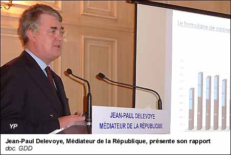 Jean-Paul Delevoye, Médiateur de la République, présente son rapport