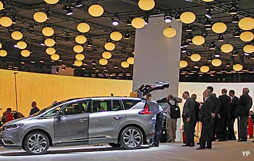 Le nouvel Espace sur le stand Renault au Mondial de l'Automobile 2014 (doc. Yalta Production)