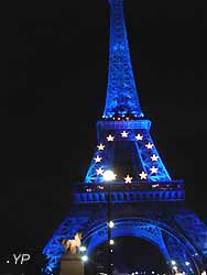 la tour Eiffel aux couleurs de l'Europe 