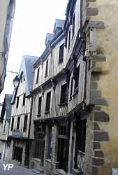 vieille rue de Laval