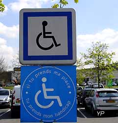 Place réservée aux handicapés 