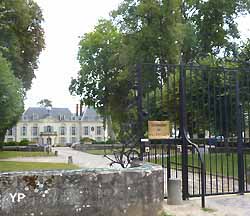 Clinique du Château de Villebouzin (doc. Yalta Production)