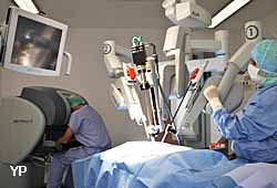 robot d’assistance opératoire à la clinique Victor Pauchet (doc. Groupe Santé Victor Pauchet)
