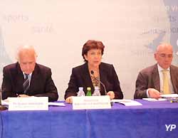 Roselyne Bachelot, ministre de la Santé, Didier Houssin, directeur de la Santé et Jean Marimbert, directeur de l'AFSSAPS 